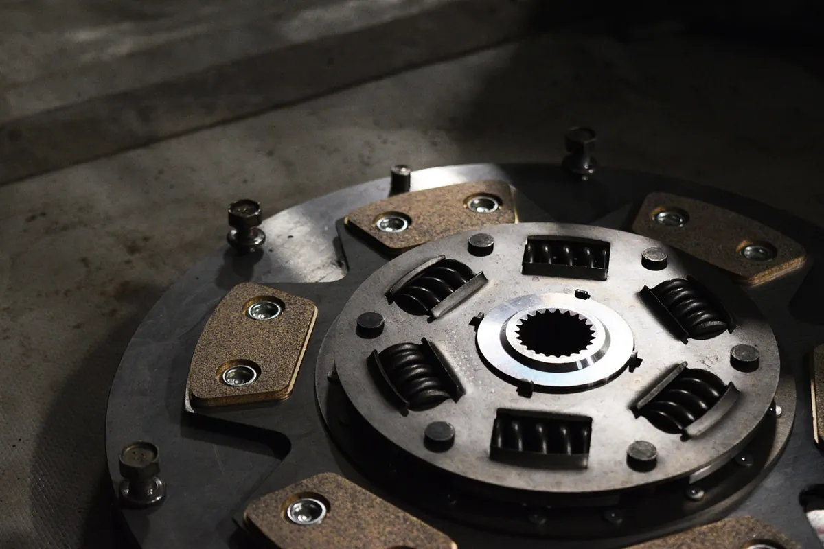 Comprendre l’embrayage bi-disque
