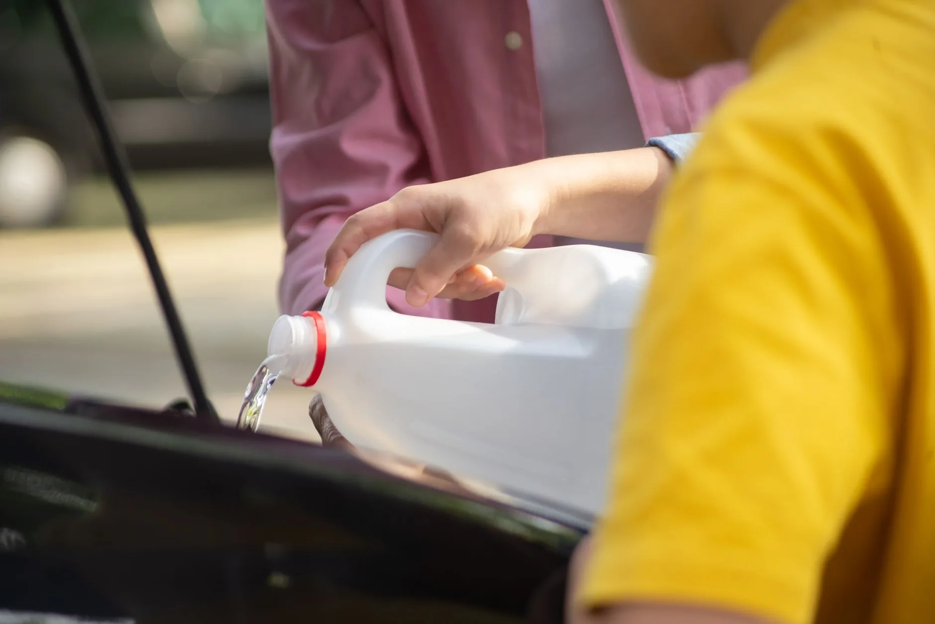 Liquide de refroidissement : quel type choisir, purger le circuit et comprendre un niveau qui baisse